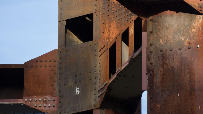 如何提高鋼結構表面處理效率？帶銹轉化劑真的有用嗎？