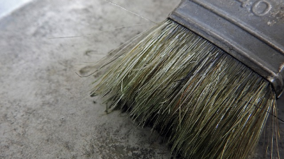 水性涂料涂刷在金屬底材上時(shí)，什么因素會(huì)加速了閃銹的產(chǎn)生？